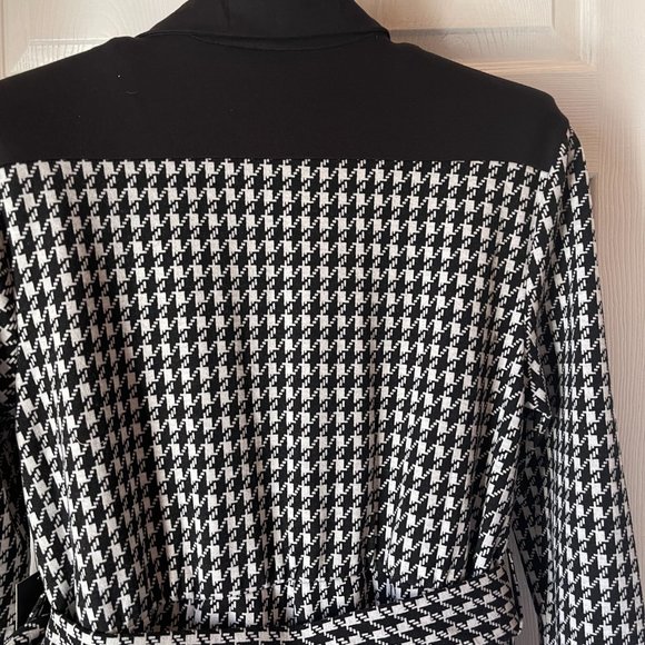 Houndstooth Jumpsuit with Contrast Detail - Picture 4 of 5